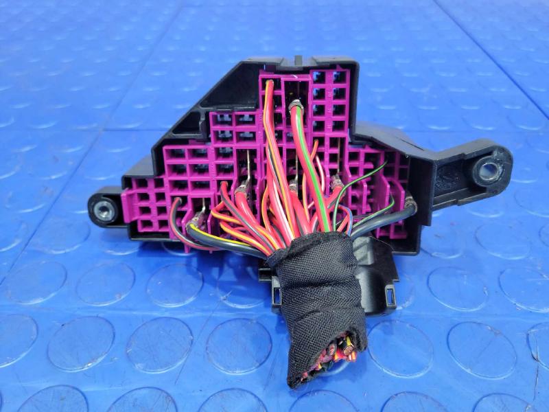2014 Volkswagen Passat Cabin Fuse Box