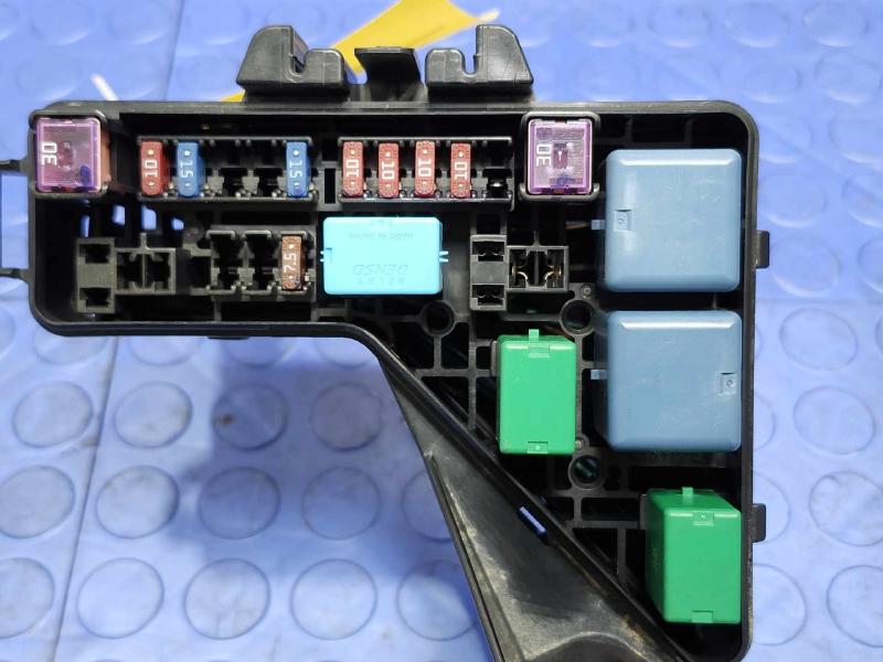 2006-2008 Lexus RX400H Engine Fuse Box Relay Junction Block OEM 8260248070