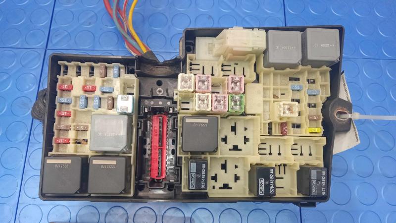 2012-2014 Ford Focus Engine Fuse Box Relay Junction Block OEM CV6Z14A068AA