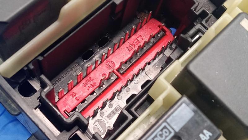 2012-2014 Ford Focus Engine Fuse Box Relay Junction Block OEM CV6Z14A068AA