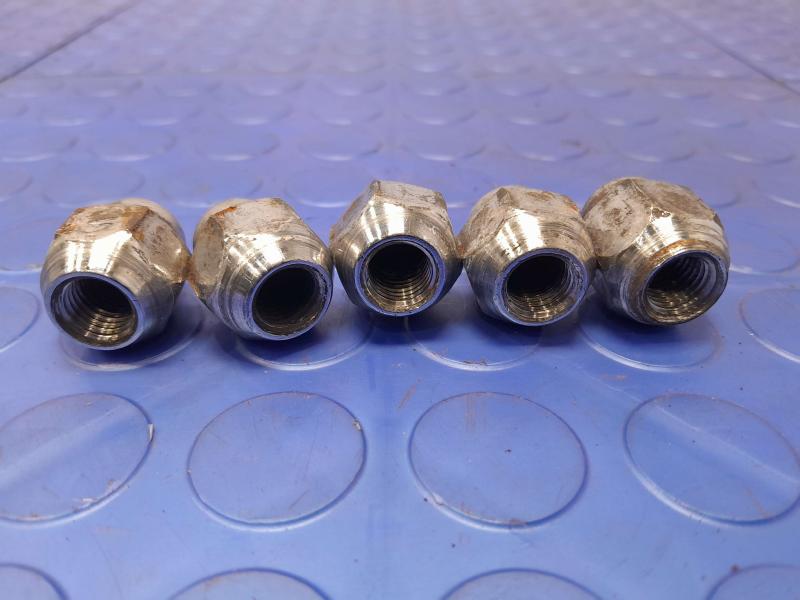 2013 Kia Forte Lug Nuts