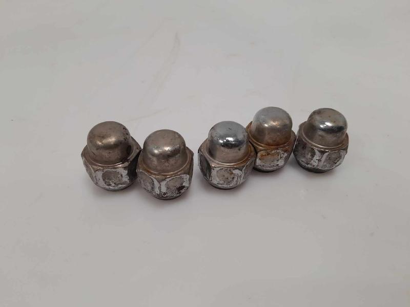 2018 Kia Sorento Lug Nuts