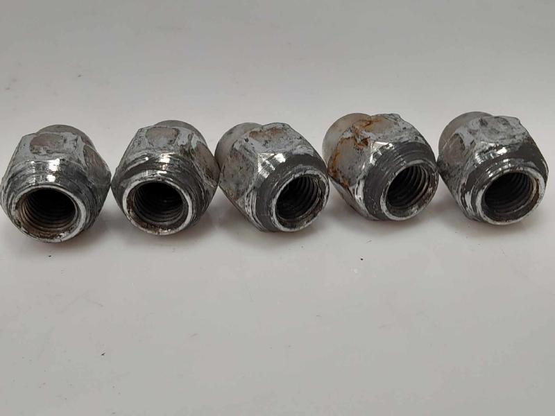 2018 Kia Sorento Lug Nuts
