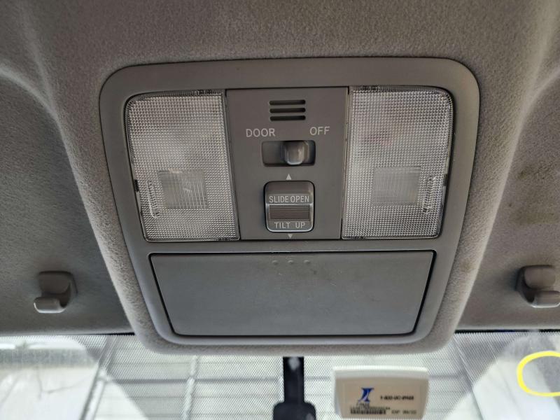 2007 Toyota RAV4 Front Console