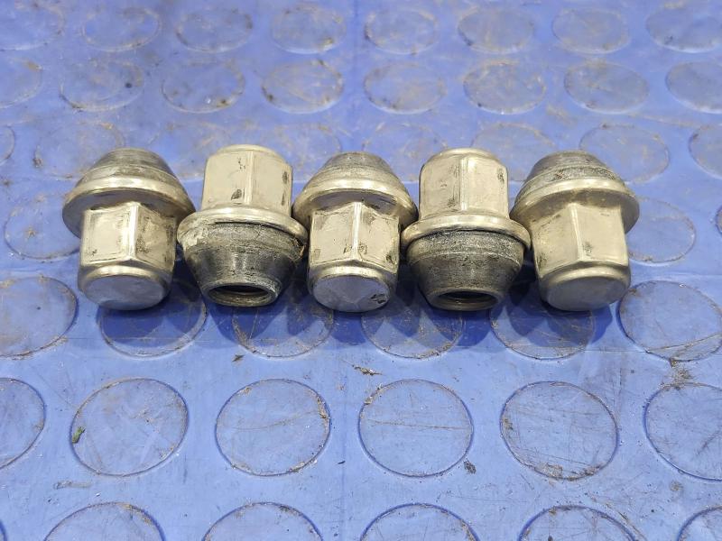 2016 Ford Edge Lug Nuts