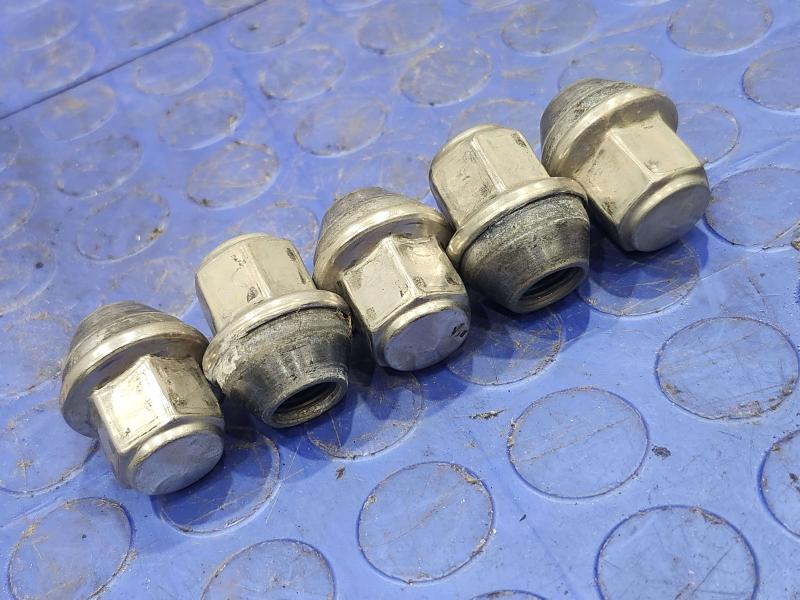 2016 Ford Edge Lug Nuts