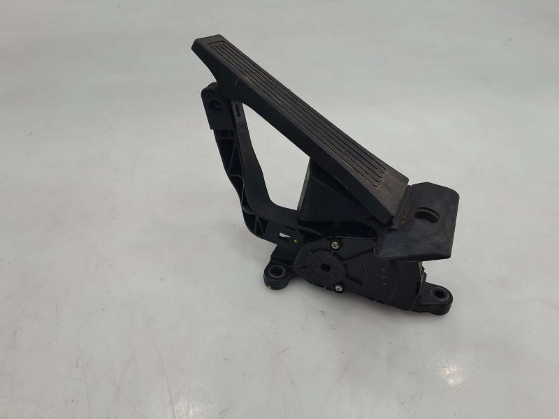2011 - 2015 Kia Sportage Accelerator Pedal Assembly OEM 327002S000