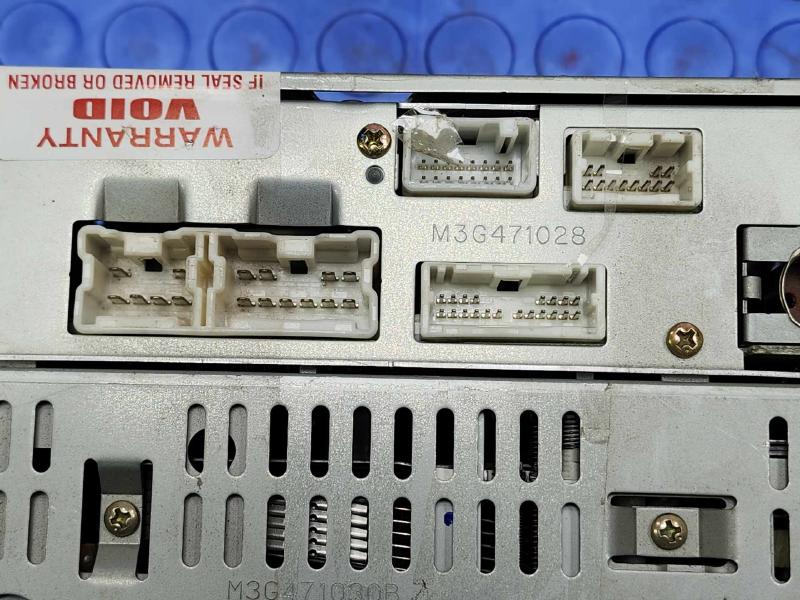 2004 Nissan Armada Audio & Visual Equip.(Radio)