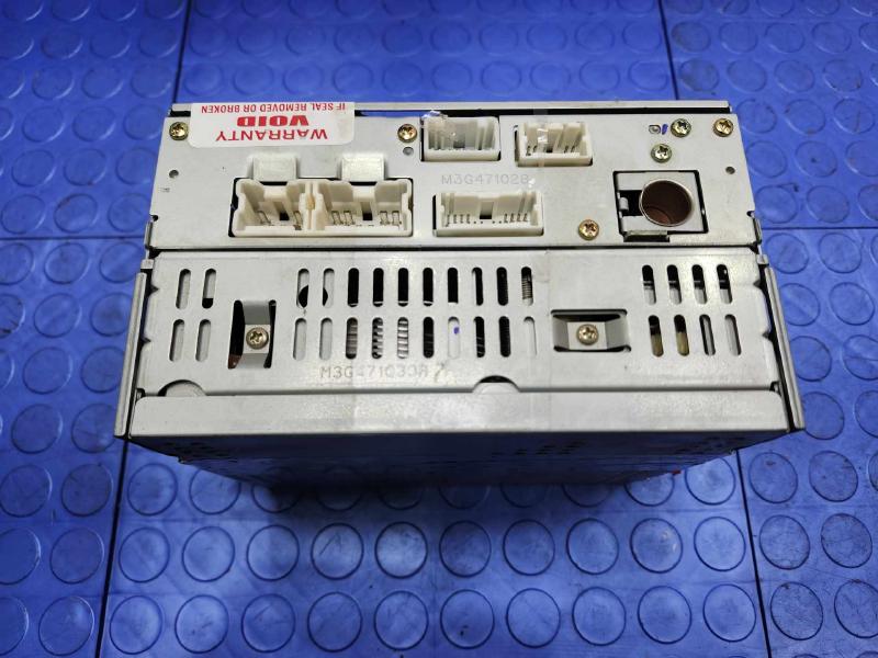 2004 Nissan Armada Audio & Visual Equip.(Radio)