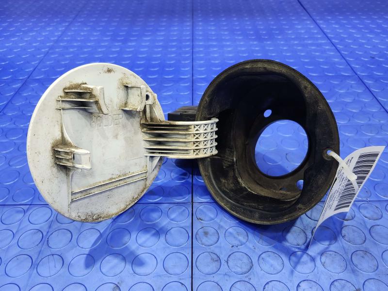 2011 Kia Sorento Fuel Tank Door