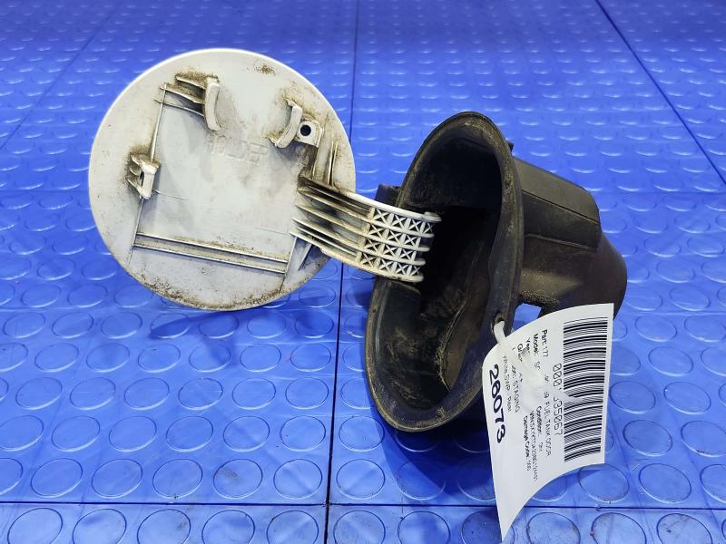 2011 Kia Sorento Fuel Tank Door