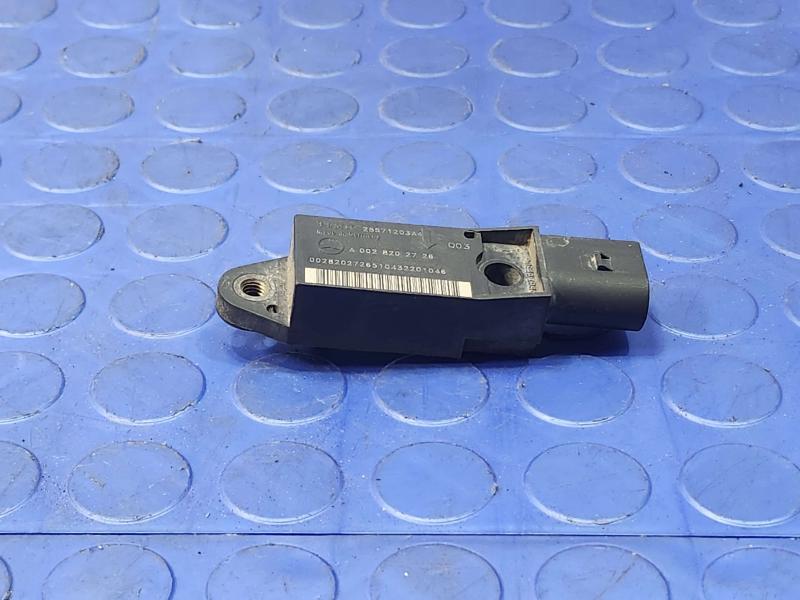 2006 Mercedes-Benz W219 CSL500 Front Crash Impact Sensor OEM 0028202726
