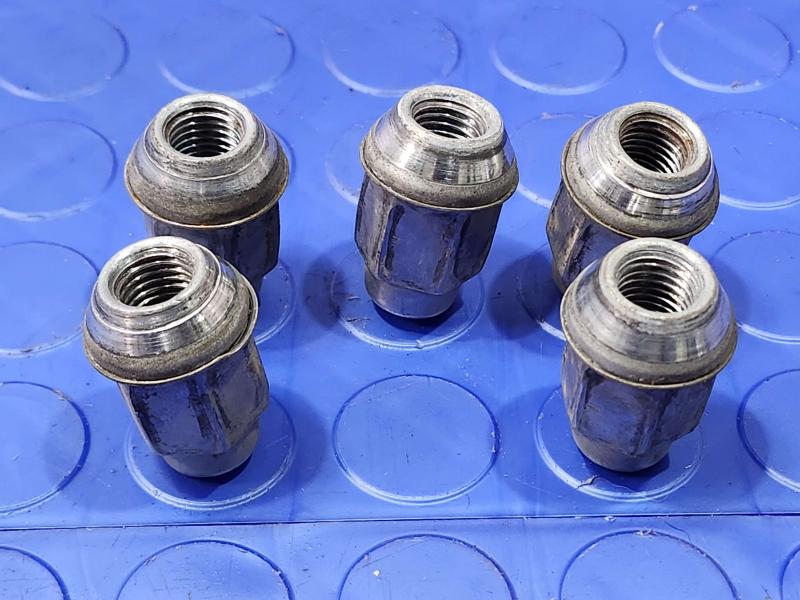 2019 GMC Terrain Lug Nuts