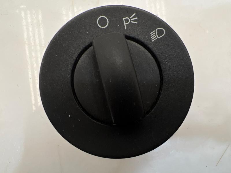 2005 - 2008 Ford F150 Headlight Switch w/o Fogs w/o Auto OEM 7L3T-13D061-AA
