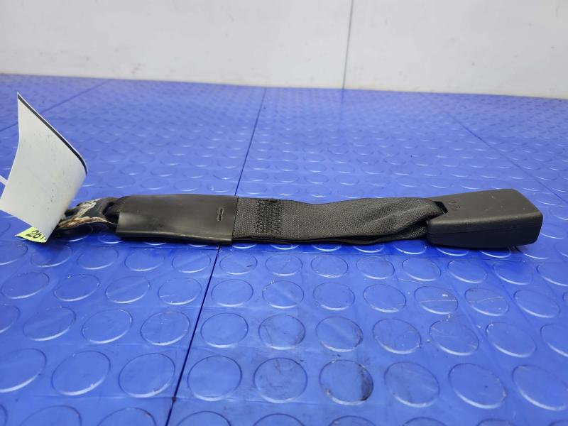 2011 Infiniti QX56 Rear Seat Belt