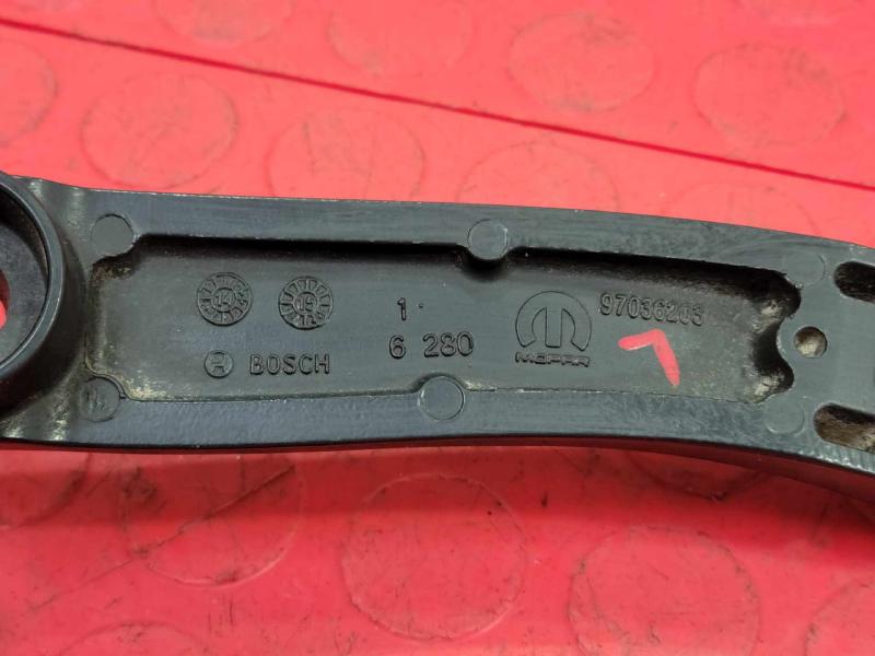 2015 Jeep Renegade Wiper Arm