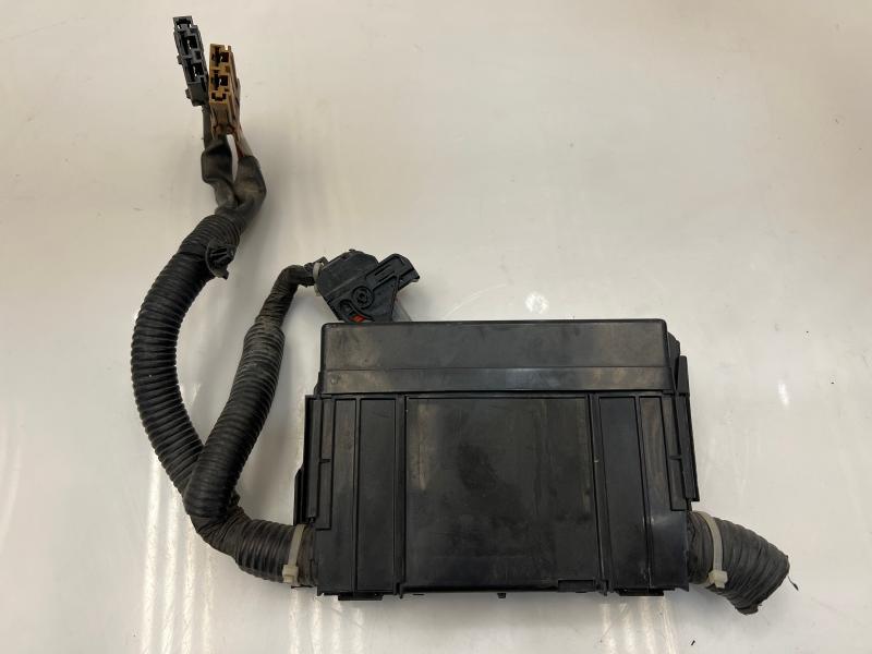 2011 - 2017 Nissan Juke Engine Bay Fusebox Relay Box Assembly OEM 2438351E00