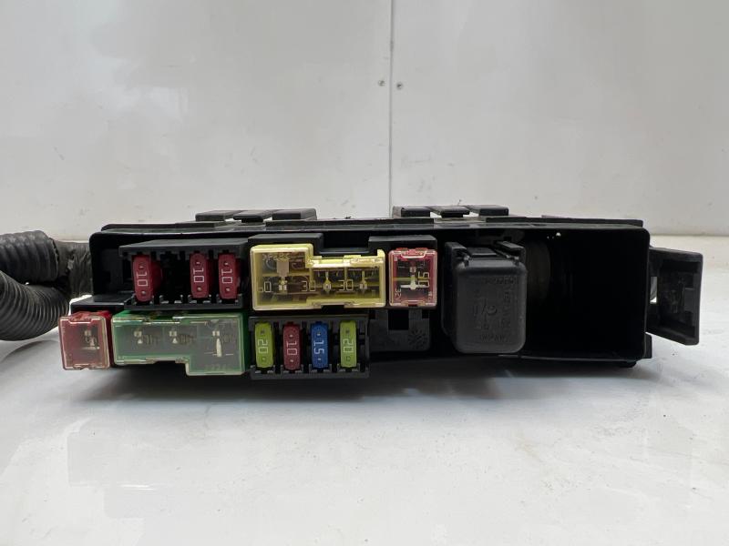 2011 - 2017 Nissan Juke Engine Bay Fusebox Relay Box Assembly OEM 2438351E00