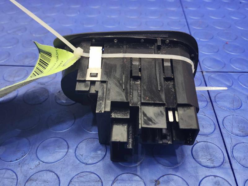 2002 Ford F-150 Headlight Switch (Dash Mtd)