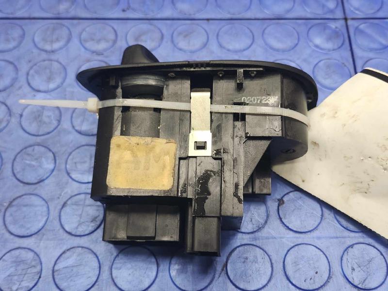 2002 Ford F-150 Headlight Switch (Dash Mtd)