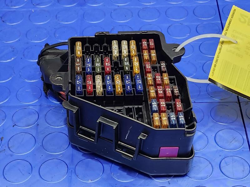 2005 Volkswagen Jetta Cabin Fuse Box