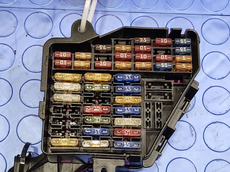 2005 Volkswagen Jetta Cabin Fuse Box