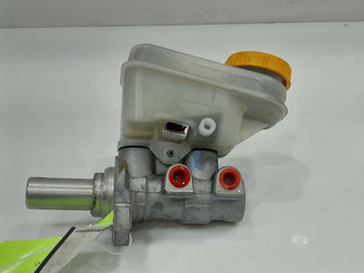 2015 - 2017 Subaru Outback Legacy 2.5L CVT Brake Master Cylinder Assembly OEM 26449FJ010