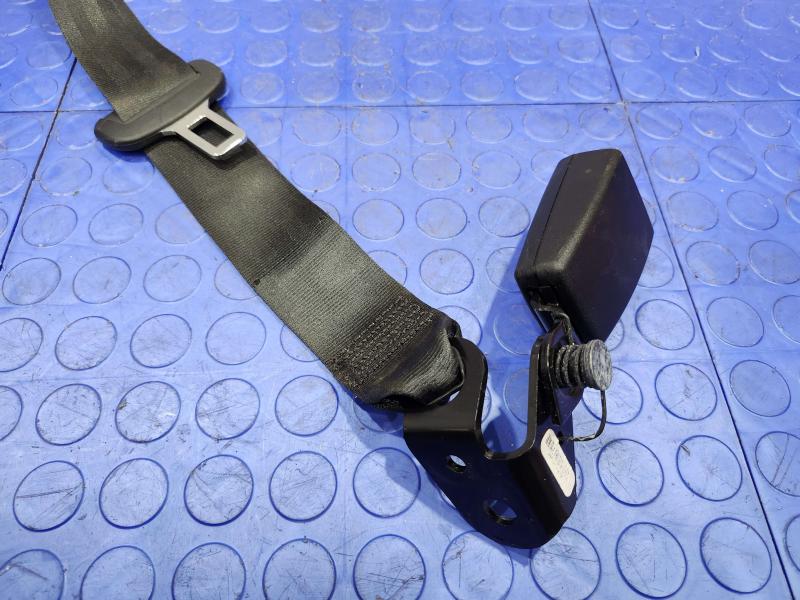 2018 Volkswagen Passat Rear Seat Belt