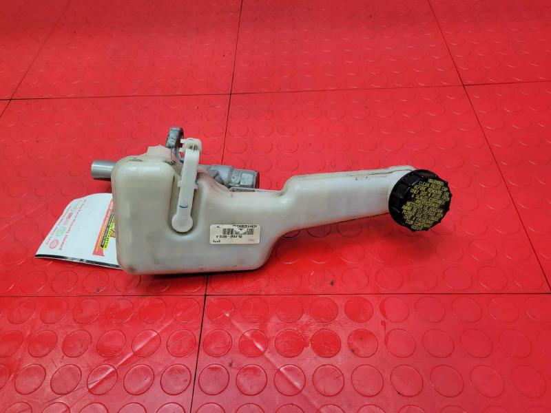2013-2016 Ford Fusion Brake Master Cylinder Assembly Genuine OEM DG9Z2140A