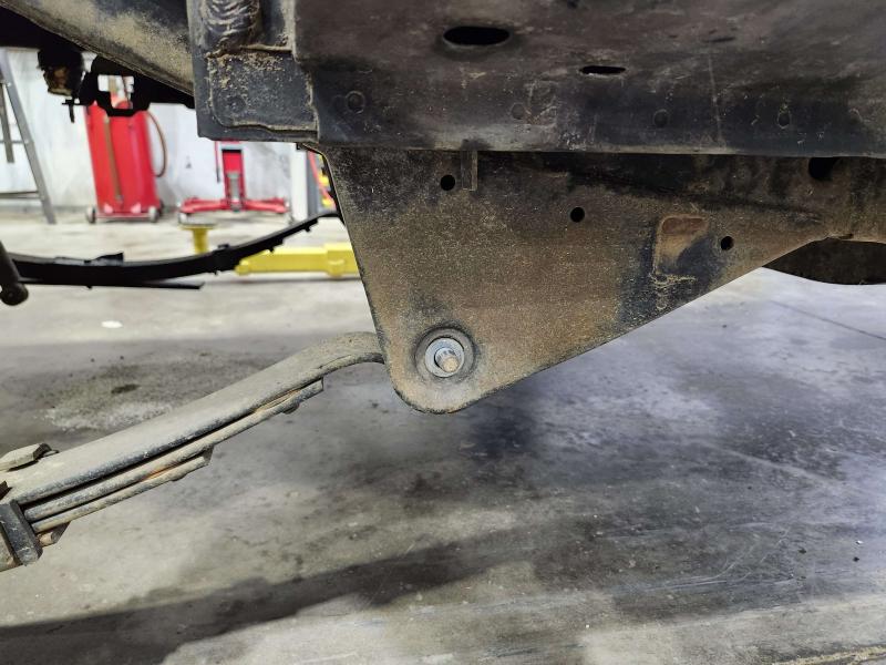 2007 Hummer H3 Leaf Spring Rear