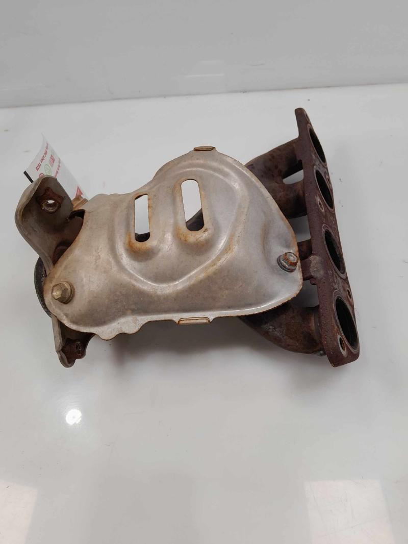 2015 Toyota Corolla Exhaust Manifold
