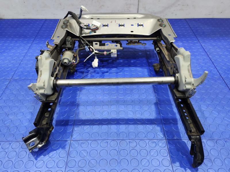 2013 Toyota Prius Seat Track