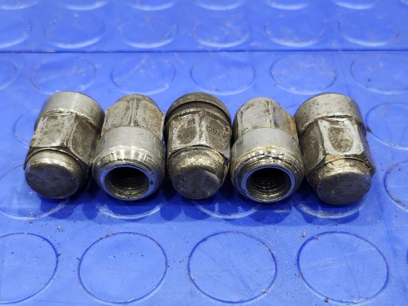 2013 Honda CR-V Lug Nuts