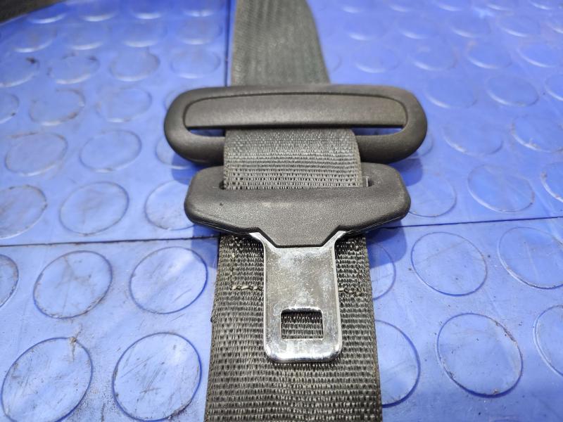 2015 Chrysler 200 Rear Seat Belt