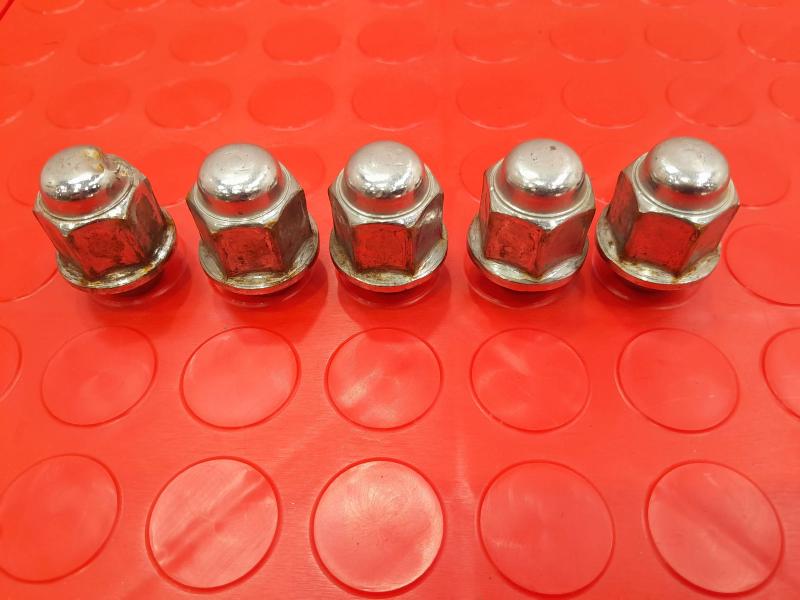 2012 Kia Forte Lug Nuts