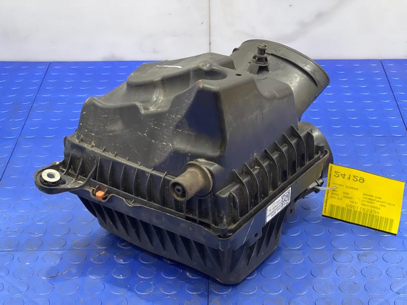 2018-2022 GMC Terrain Engine Air Cleaner Box Assembly Genuine OEM 84640369