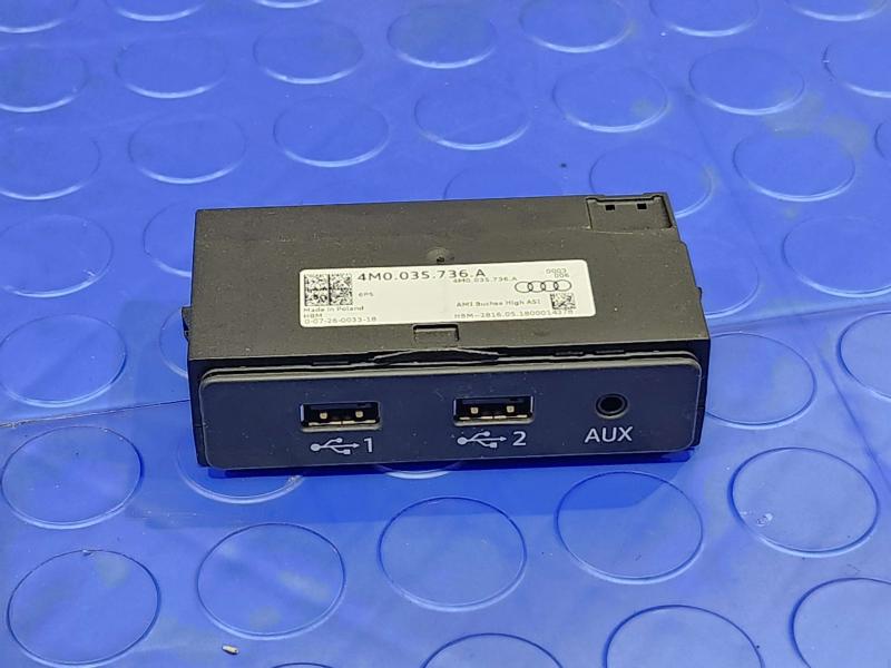 2017-2019 Audi Q7 OEM USB Aux Interface Assembly Genuine Part 4M0035736A