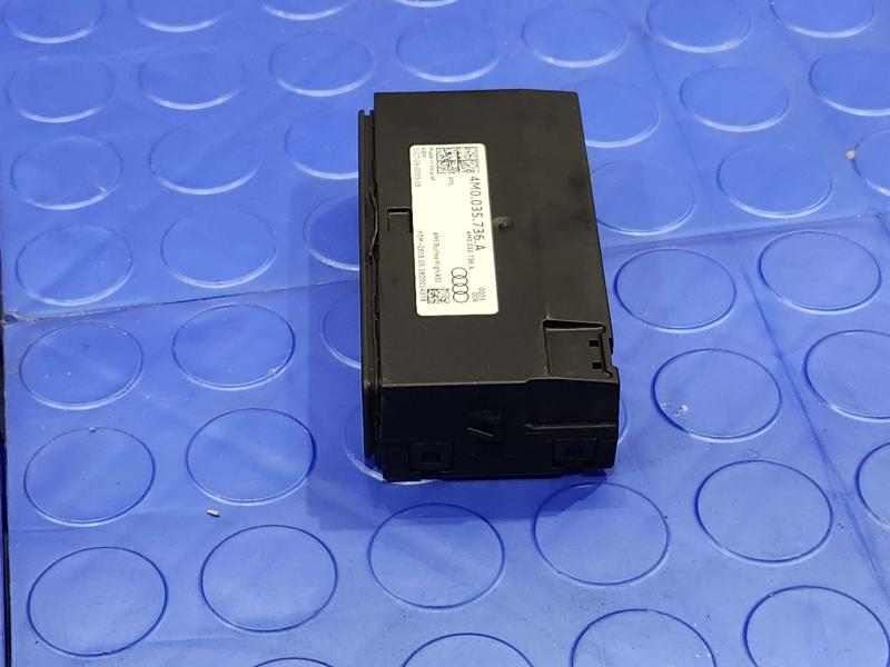 2017-2019 Audi Q7 OEM USB Aux Interface Assembly Genuine Part 4M0035736A