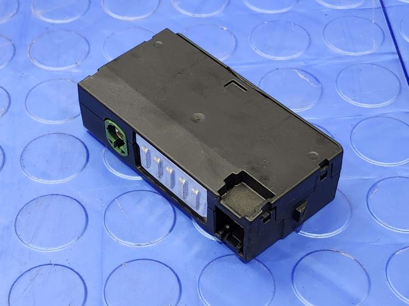 2017-2019 Audi Q7 OEM USB Aux Interface Assembly Genuine Part 4M0035736A