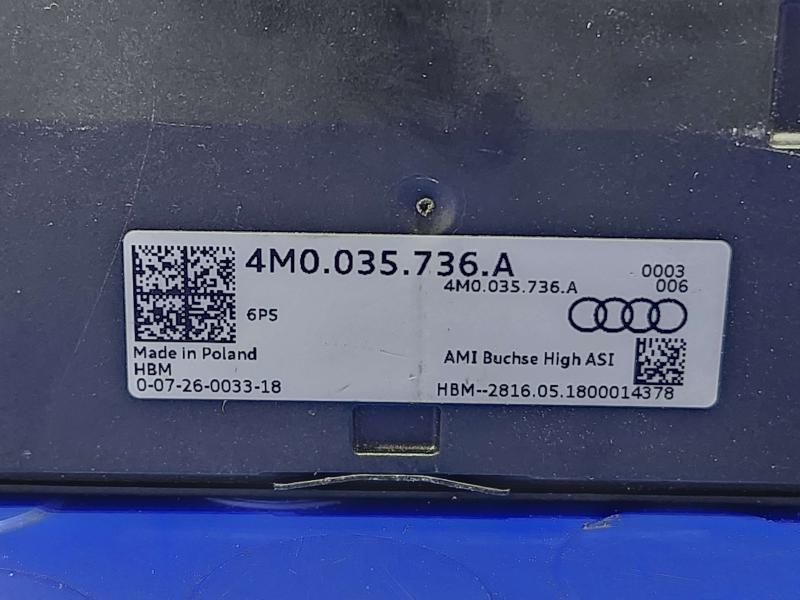 2017-2019 Audi Q7 OEM USB Aux Interface Assembly Genuine Part 4M0035736A