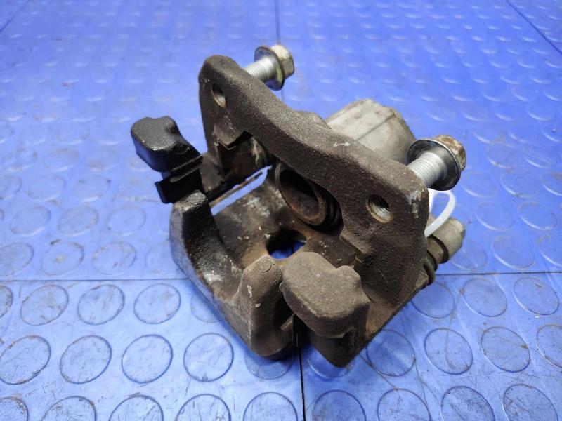 2015 Toyota Avalon Caliper
