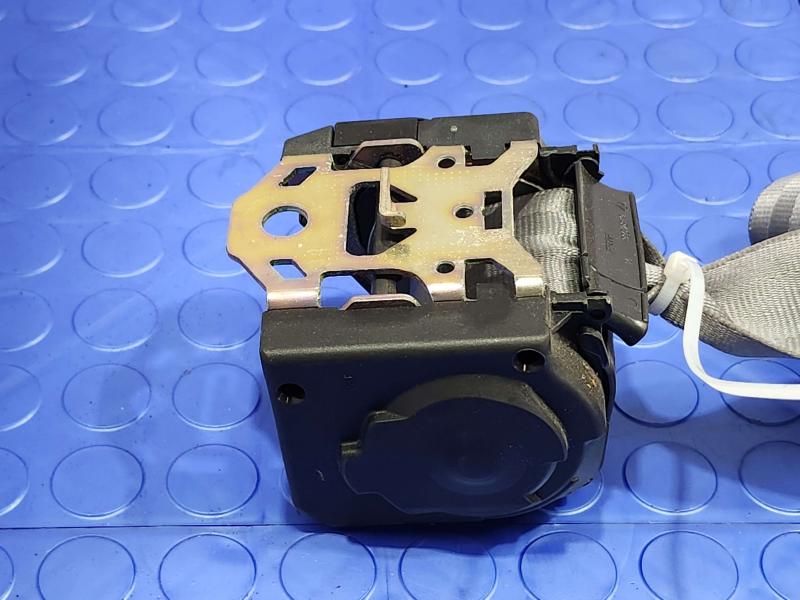 2005 Volkswagen Jetta Rear Seat Belt