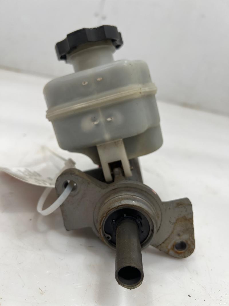 2004 Chevrolet Colorado Master Cylinder