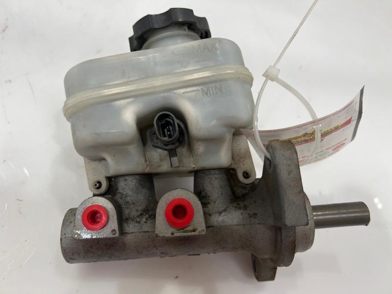 2004 Chevrolet Colorado Master Cylinder