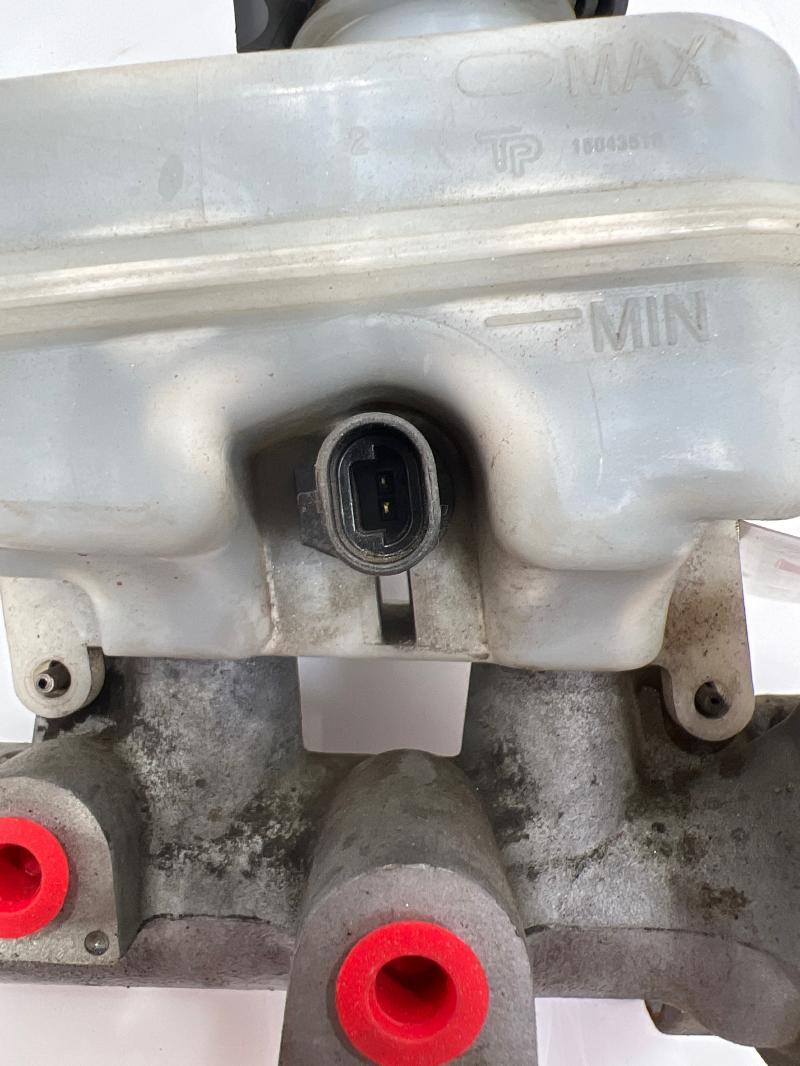 2004 Chevrolet Colorado Master Cylinder
