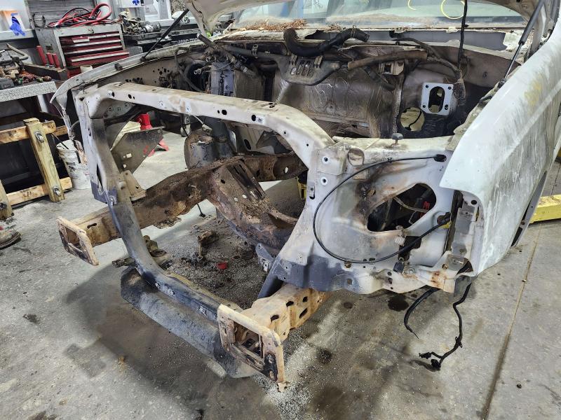 2005 Ford F-350 Super Duty Radiator Support