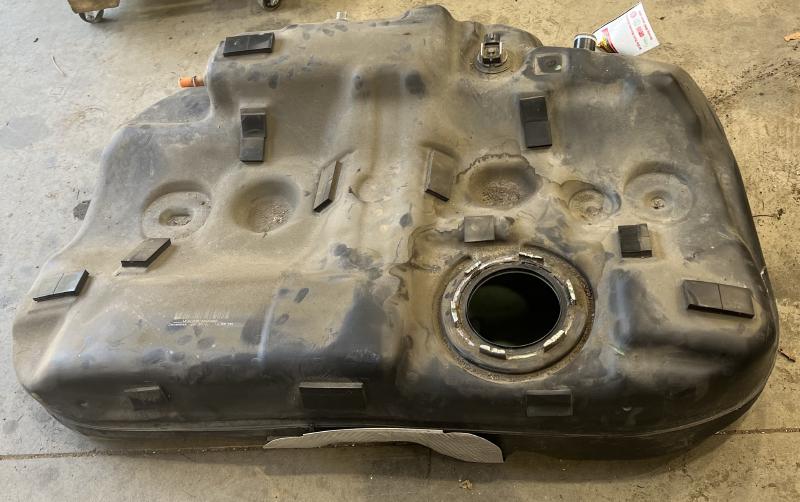2015 - 2019 Hyundai Sonata Fuel Tank Assembly OEM 31150C2500