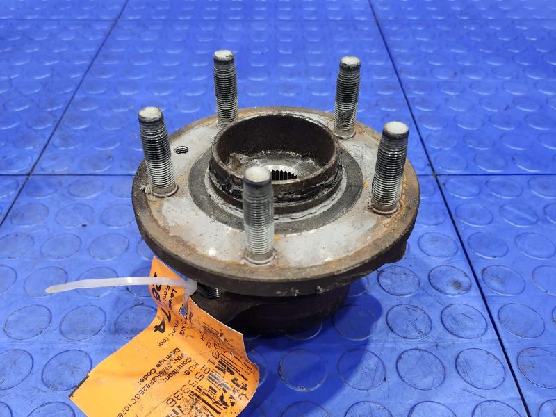 2014 Ford Explorer Hub