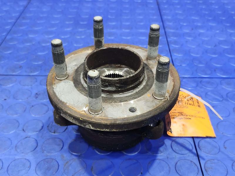 2014 Ford Explorer Hub