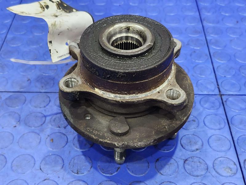 2014 Ford Explorer Hub